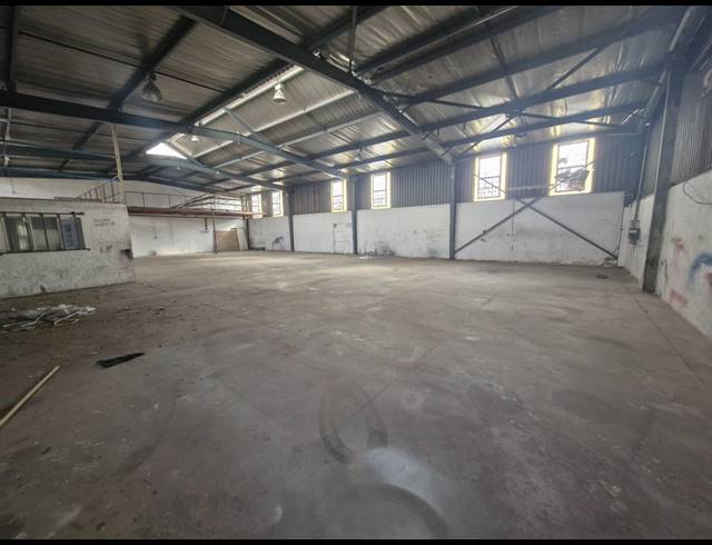 477M² WAREHOUSE TO LET IN DENVER